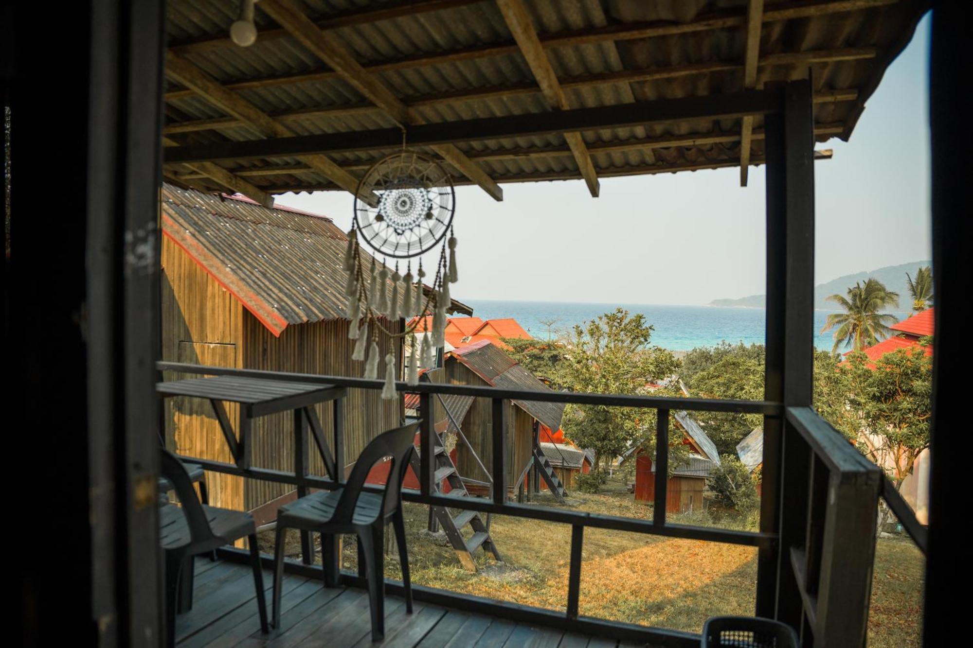 Harrera Perhentian, Long Beach Kampong Pasir Panjang  Buitenkant foto